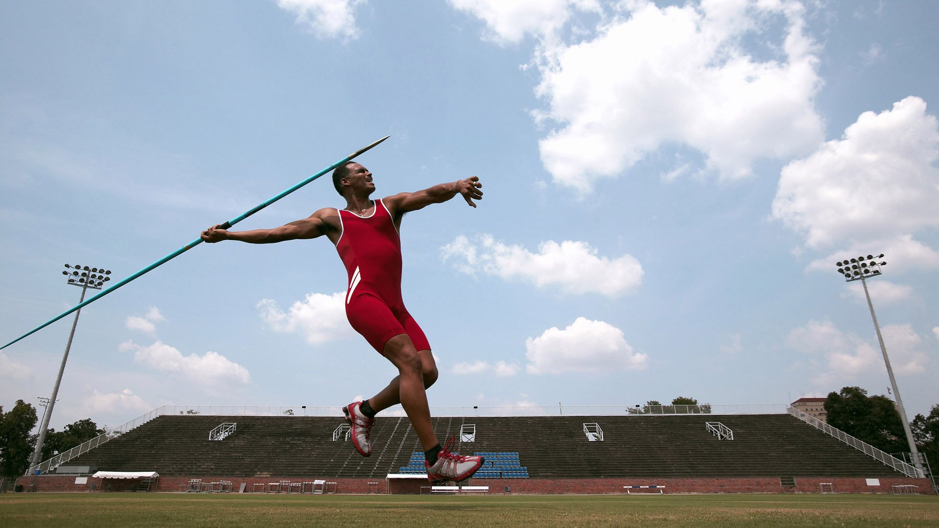 跨越赛场的统治力，从猛龙撕裂广东到英格拉姆德甲封神—现代体育的唯一性时刻