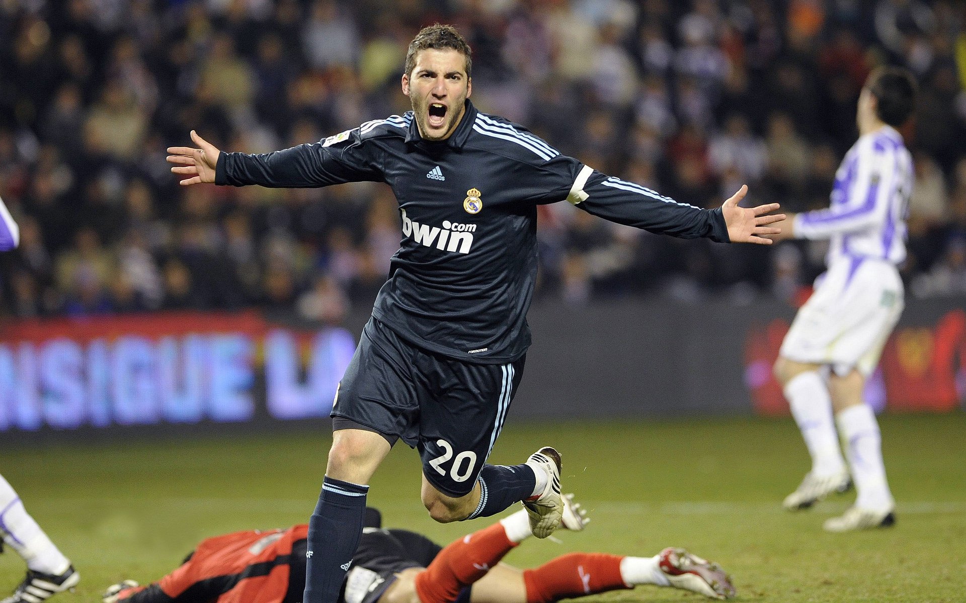 当活塞的铁血碾过勇士的荣光，范弗利特之夜与唯一性的证明