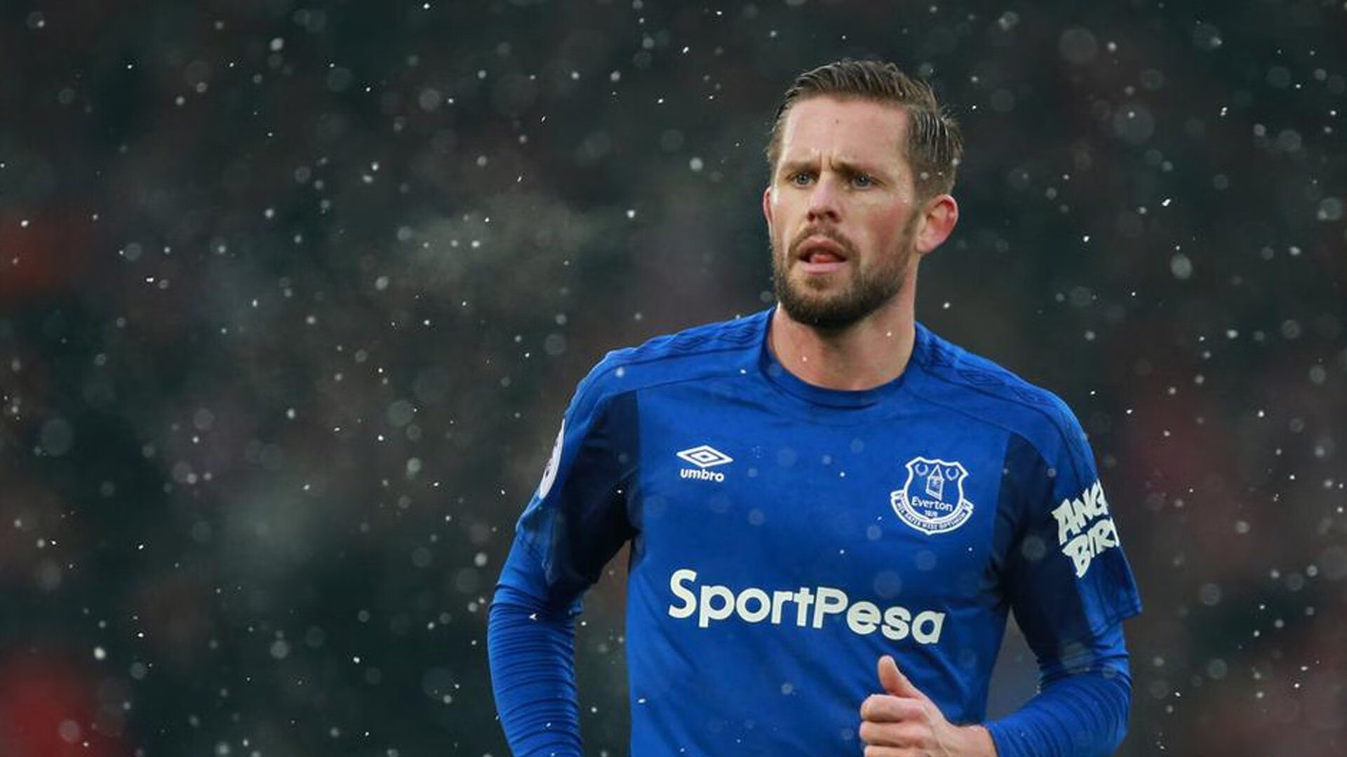 开云体育app-F1年度争冠之夜，塔图姆对手完全无解，当赛道与球场共享统治力的密码